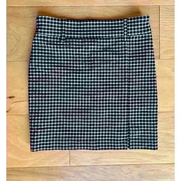 Forever 21 Checkered Mini Skirt Size Small - Picture 1 of 6